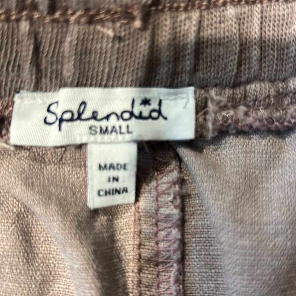 Splendid shorts with pockets and drawstring Size small. - Picture 3 of 4